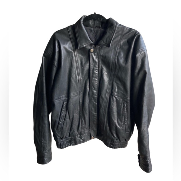 Vintage Jackets & Blazers - Vintage Black Leather Bomber